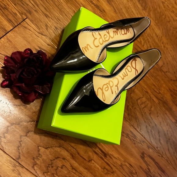 Sam Edelman. Paten, leather flats. - Picture 2 of 4